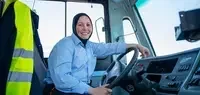 Una mujer conductora de autobús en Marruecos. Foto: ONU Mujeres/Bakir Mohammed.
